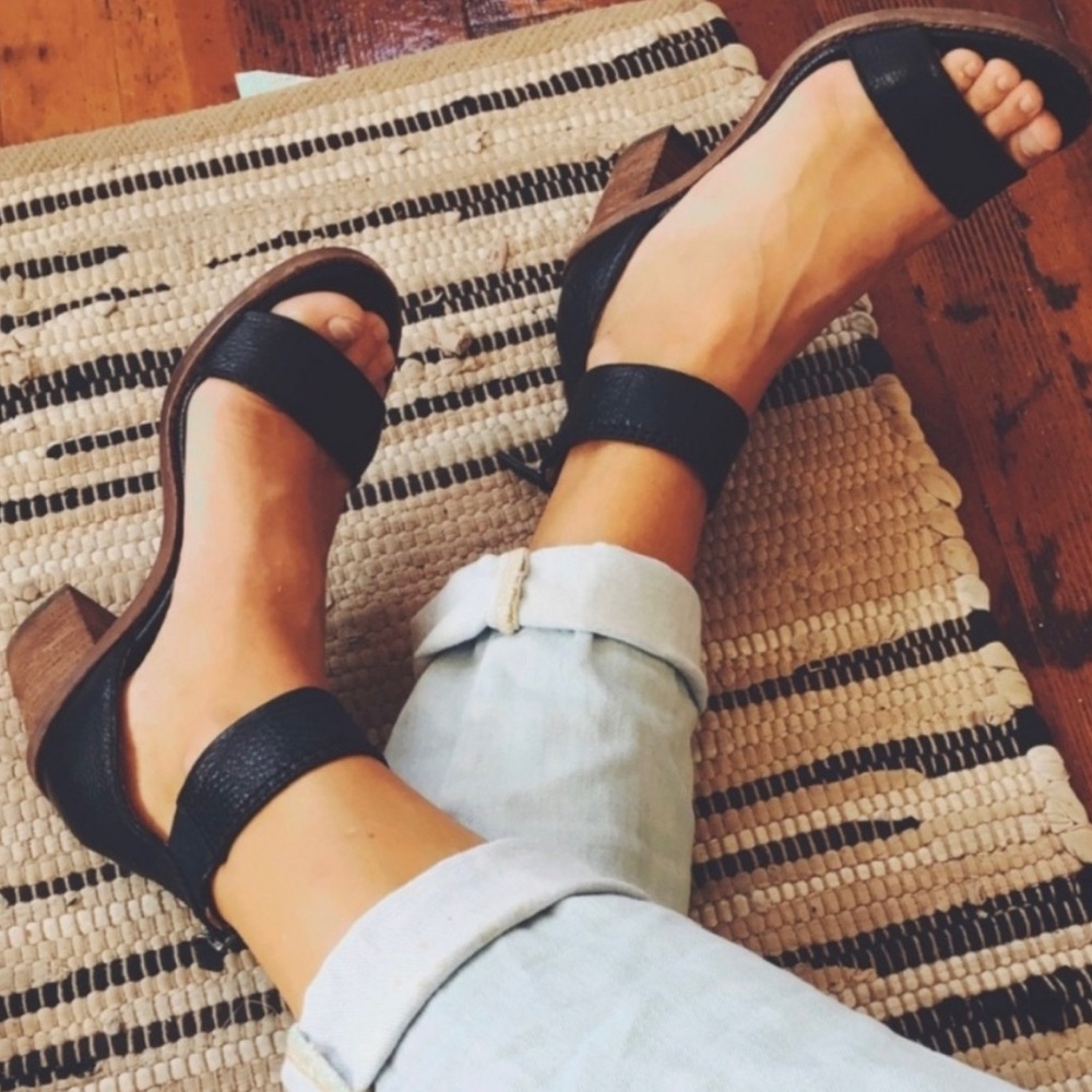 Frye Brielle Sandal